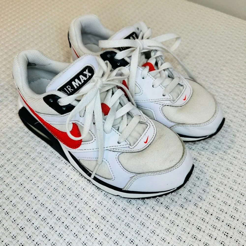Nike Air Max IVO Kids Youth 4Y White Red Good 579995-101 Sneakers Sporty School‎